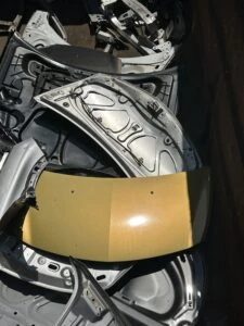 Desmonte de sucata automotiva da The Future Is NEUTRAL